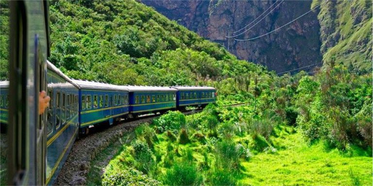 kuntur's andean adventur - Tour a Machu Micchu full day en tren local - tren local